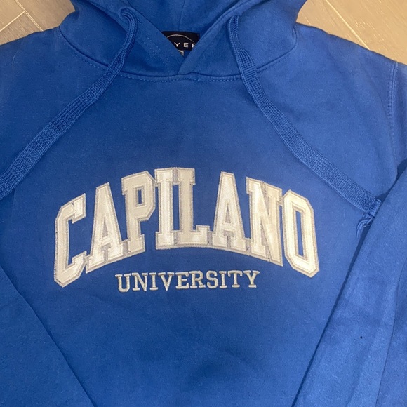 Capilano university Blue hoodie - Picture 2 of 5